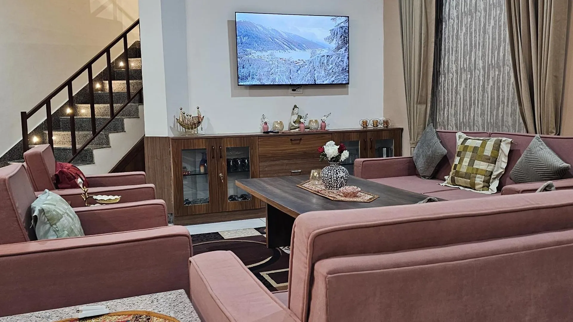 Villa Insignia - Entire 3 Bhk With Private Pool And Parking Udaipur