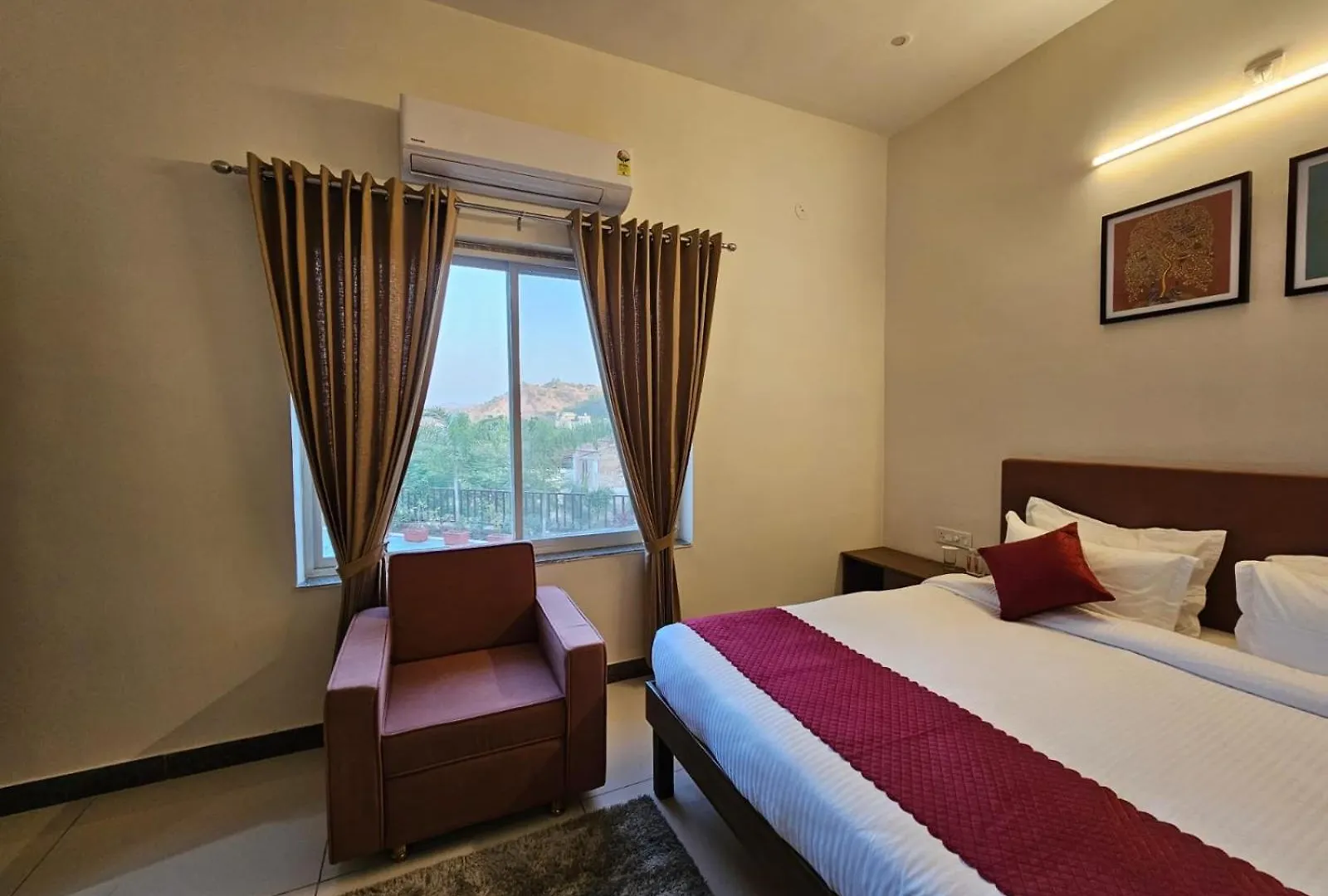 Villa Insignia - Entire 3 Bhk With Private Pool And Parking Udaipur India