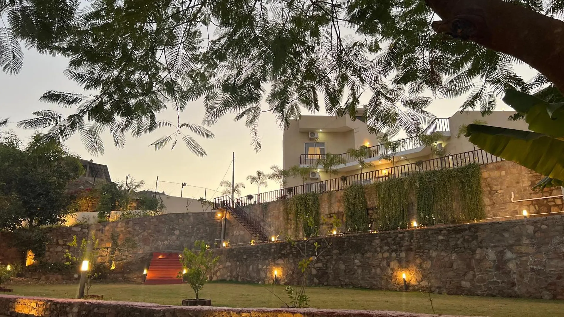 Villa Insignia - Entire 3 Bhk With Private Pool And Parking Udaipur