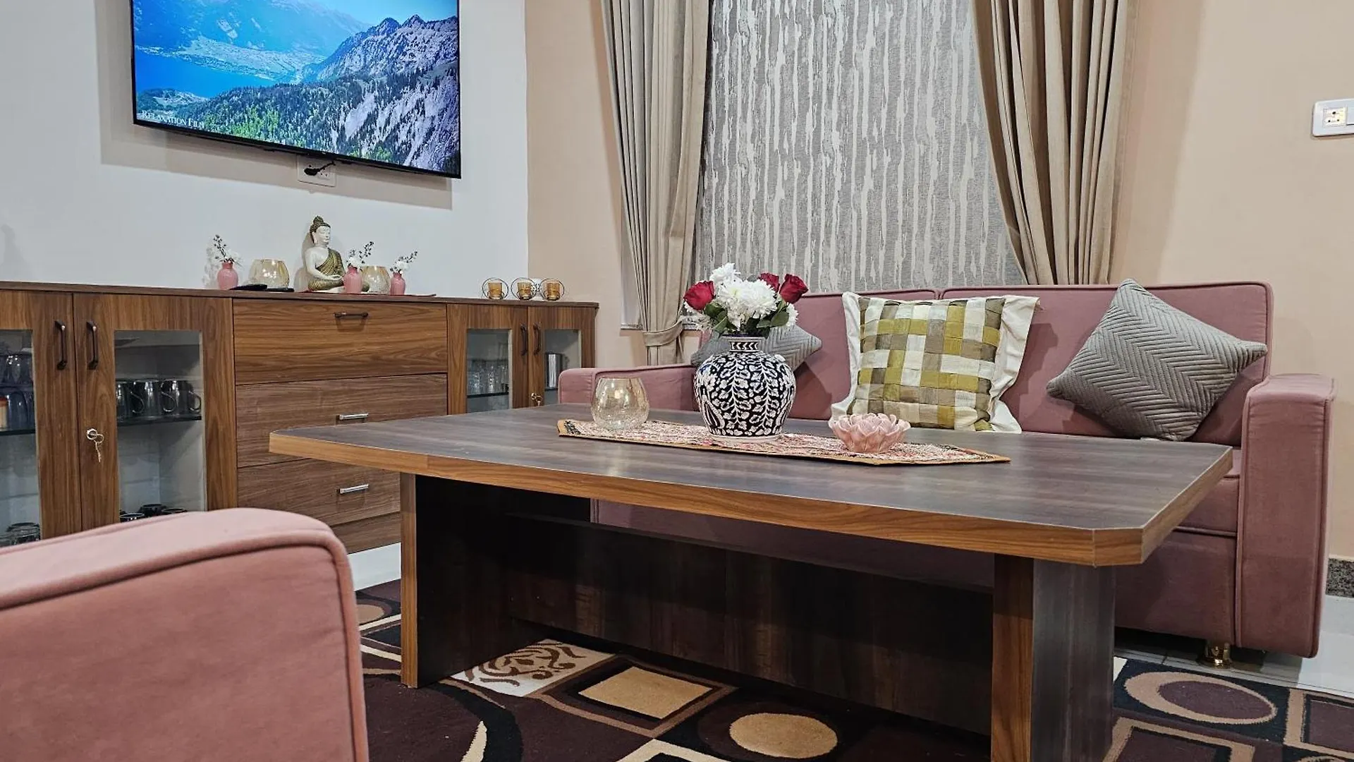 Villa Insignia - Entire 3 Bhk With Private Pool And Parking Udaipur India