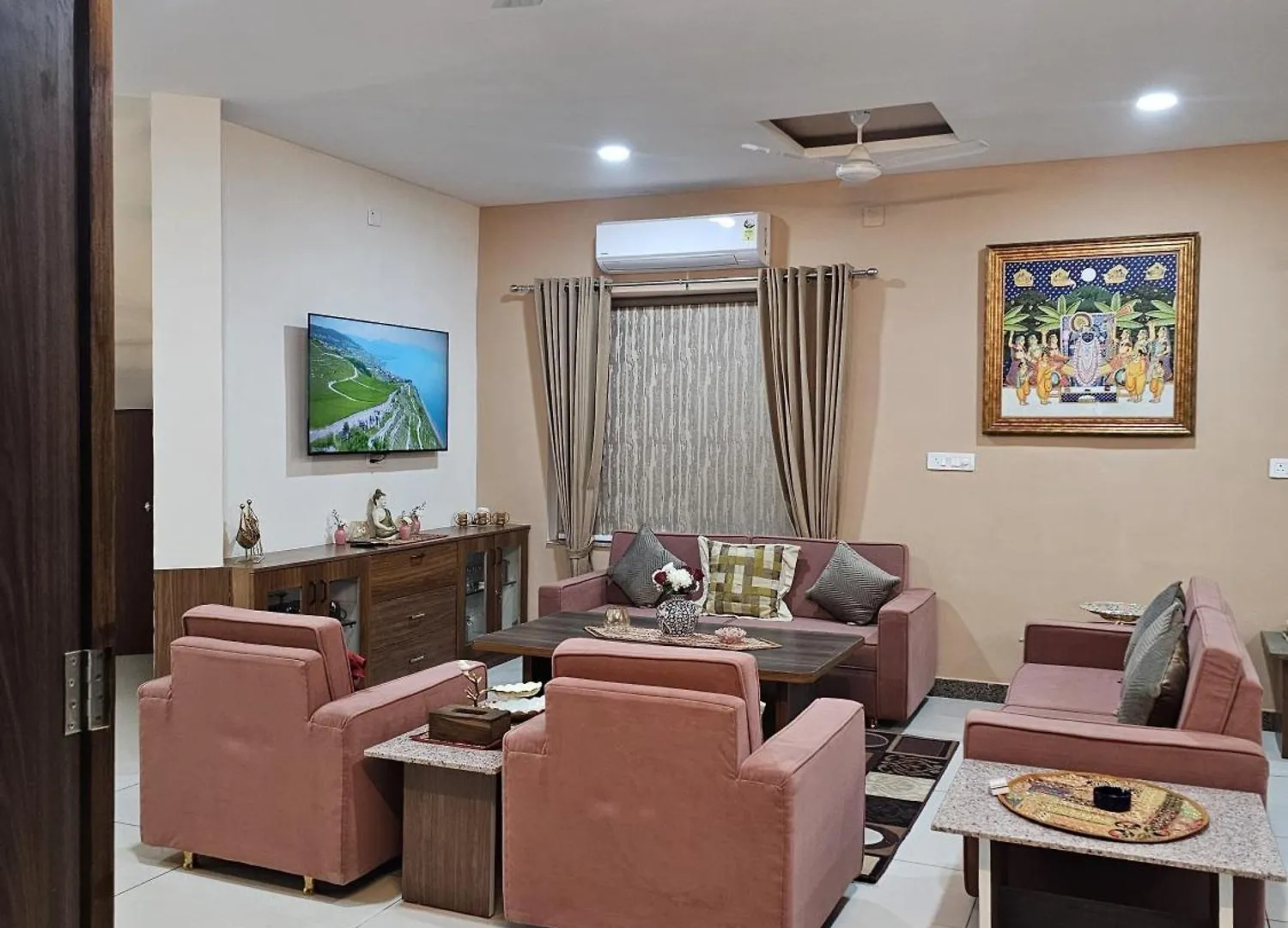 Villa Insignia - Entire 3 Bhk With Private Pool And Parking Udaipur