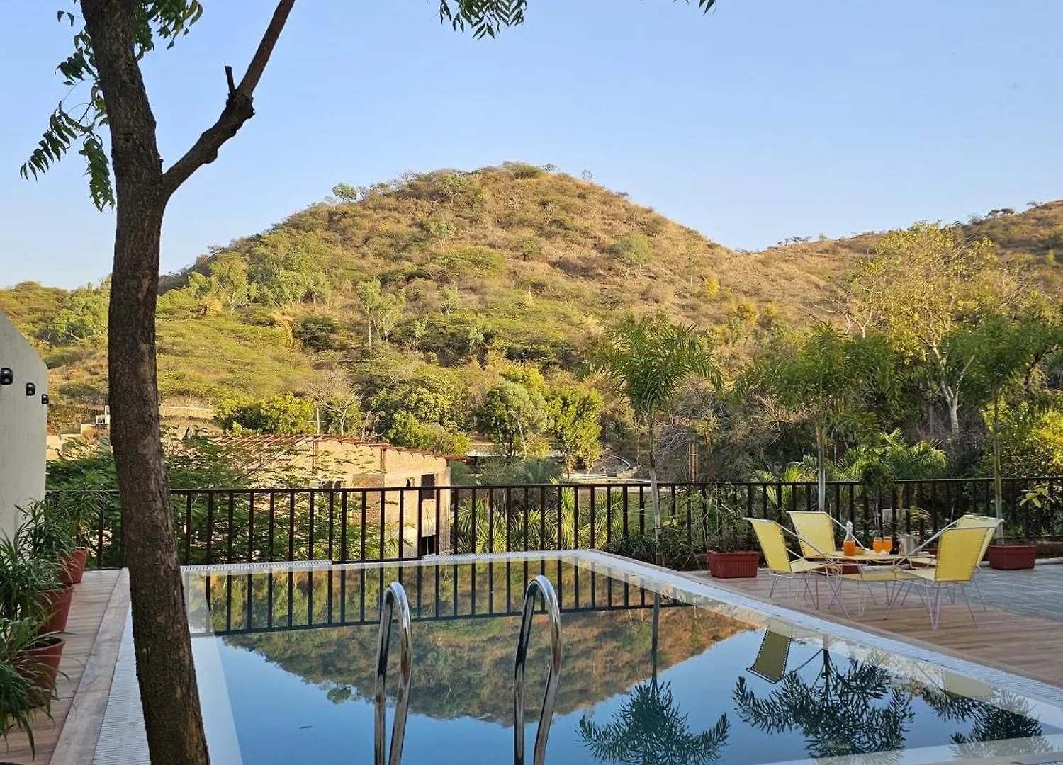 Villa Insignia - Entire 3 Bhk With Private Pool And Parking Udaipur